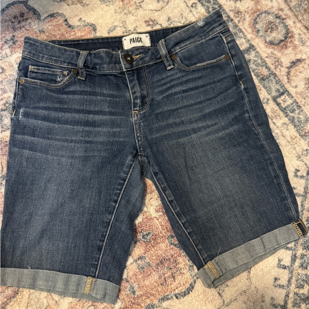 PAIGE denim Jay Knee Shorts size 26